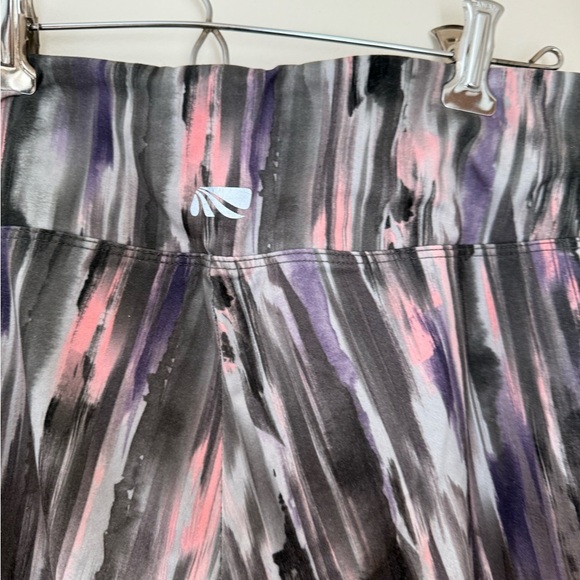 Marika Women's Leggings with Black, Gray, and Pink Streaks - Picture 3 of 6